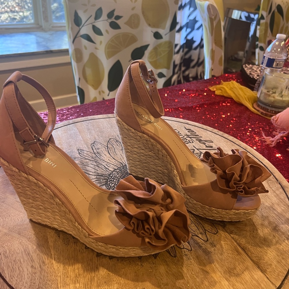 Gianni Bini dusty rose pink suede wedges 8 nwot - Picture 3 of 8